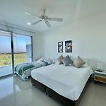 Amplio apartamento en Morros Ultra
